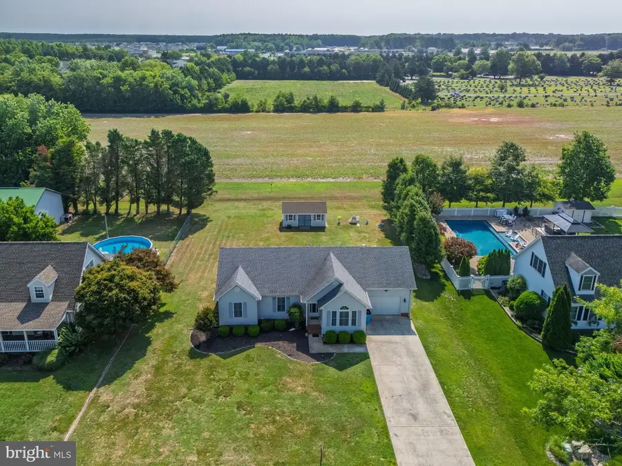 204 N 10th St, Delmar, DE 19940 - #3