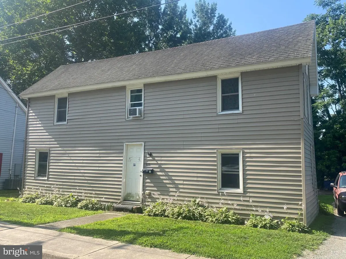 512 W 7th St, Laurel, DE 19956 - #1