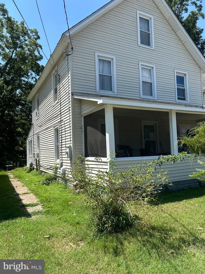 228 W 8th St, Laurel, DE 19956 - #1