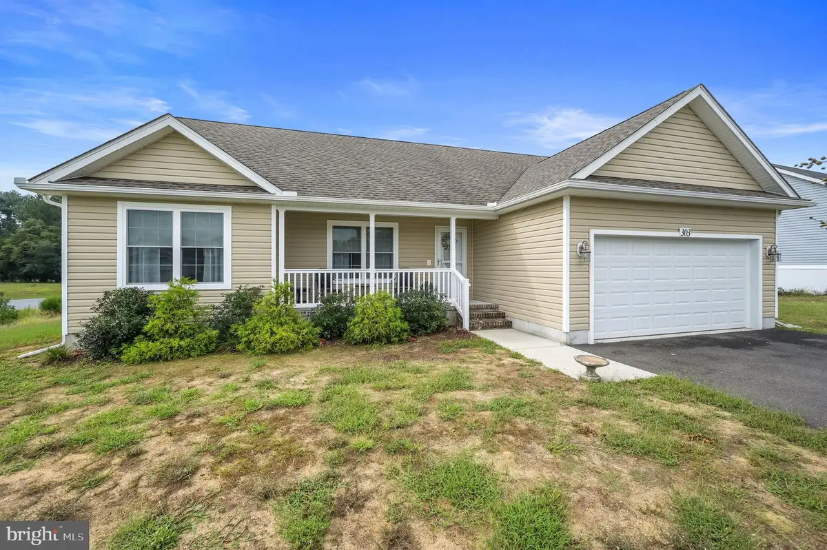 303 E 6th St, Blades, DE 19973 - #1