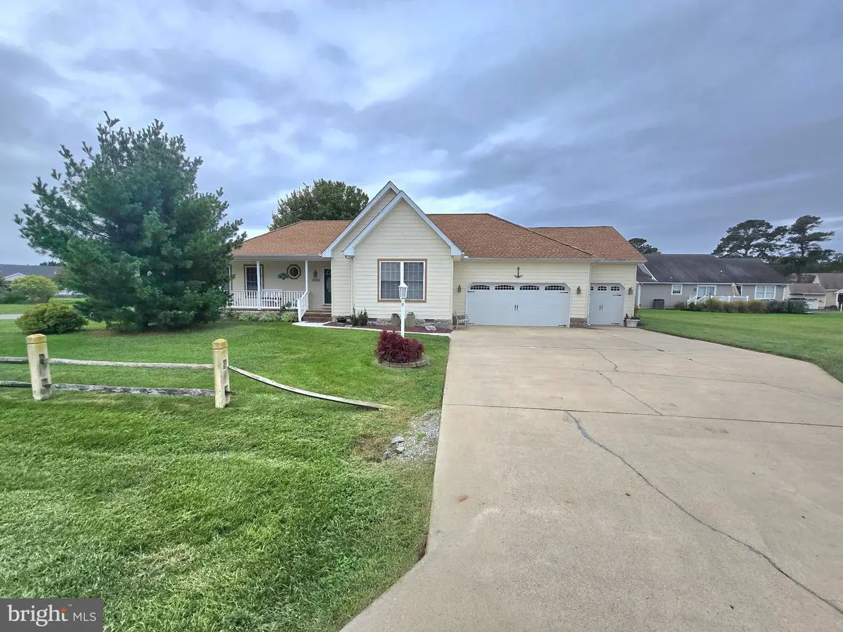 38269 Waterway Dr, Ocean View, DE 19970 - #1