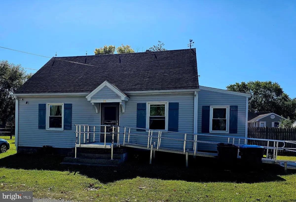 105 E 3rd St, Seaford, DE 19973 - #1