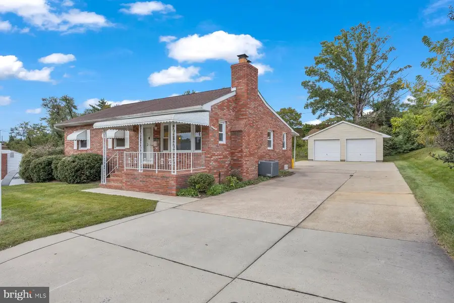 1124 Mchenry Dr, Glen Burnie, MD 21061 - Image #2