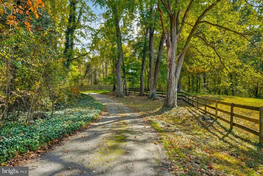 385 Mill Swamp Rd, Edgewater, MD 21037 - Image #2