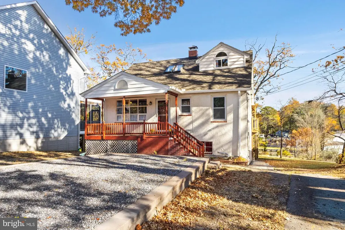 1220 Hillcreek Rd, Pasadena, MD 21122 - Image #1