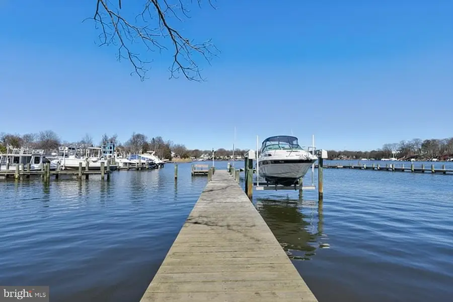 706 E Shore Rd, Pasadena, MD 21122 - Image #2