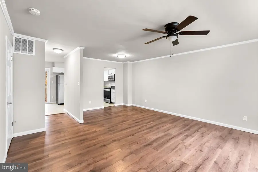 314 Woodleaf Ct, Glen Burnie, MD 21061 - Image #2