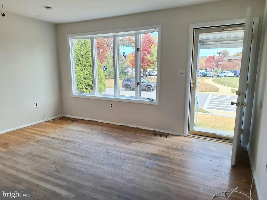 242 Elkton S, Laurel, MD 20724 - Image #2