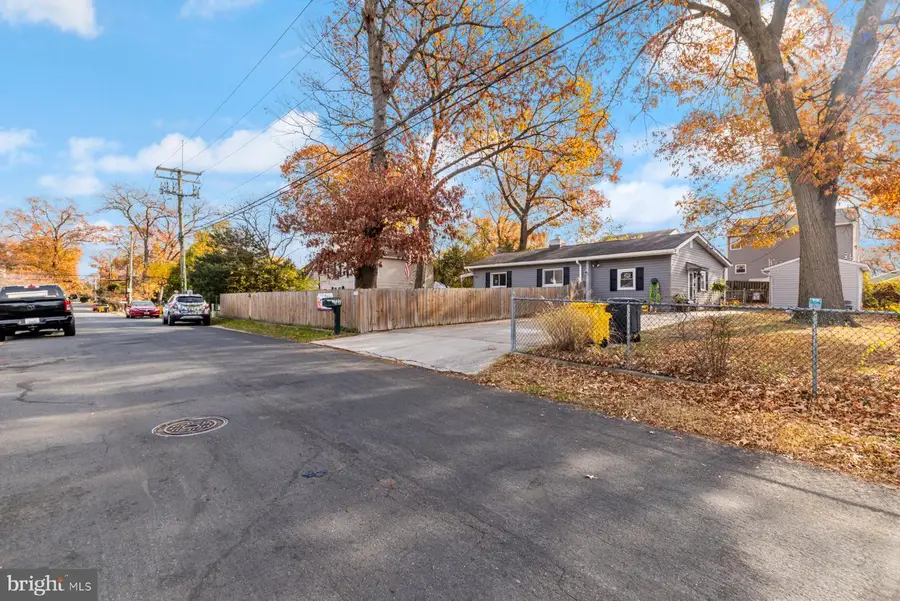 727 213th St, Pasadena, MD 21122 - Image #2