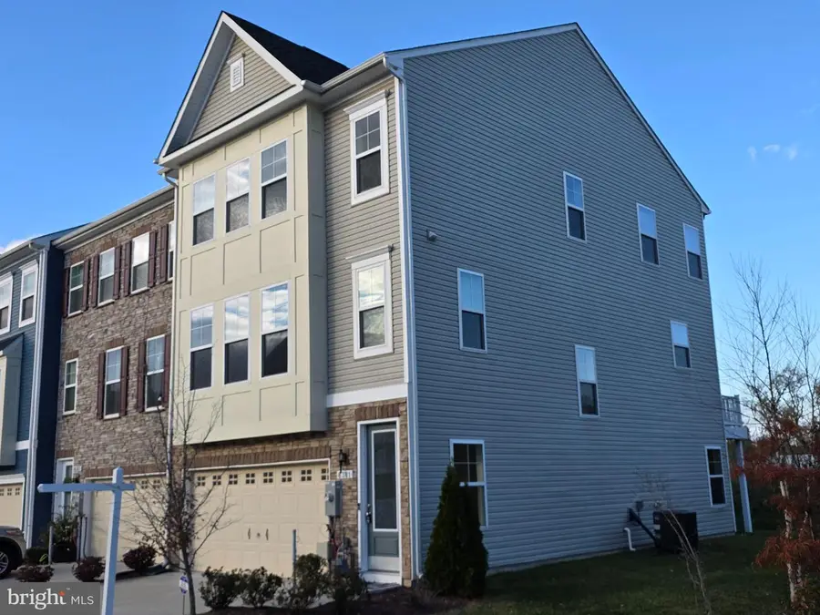 8381 Amber Beacon Cir, Millersville, MD 21108 - Image #2