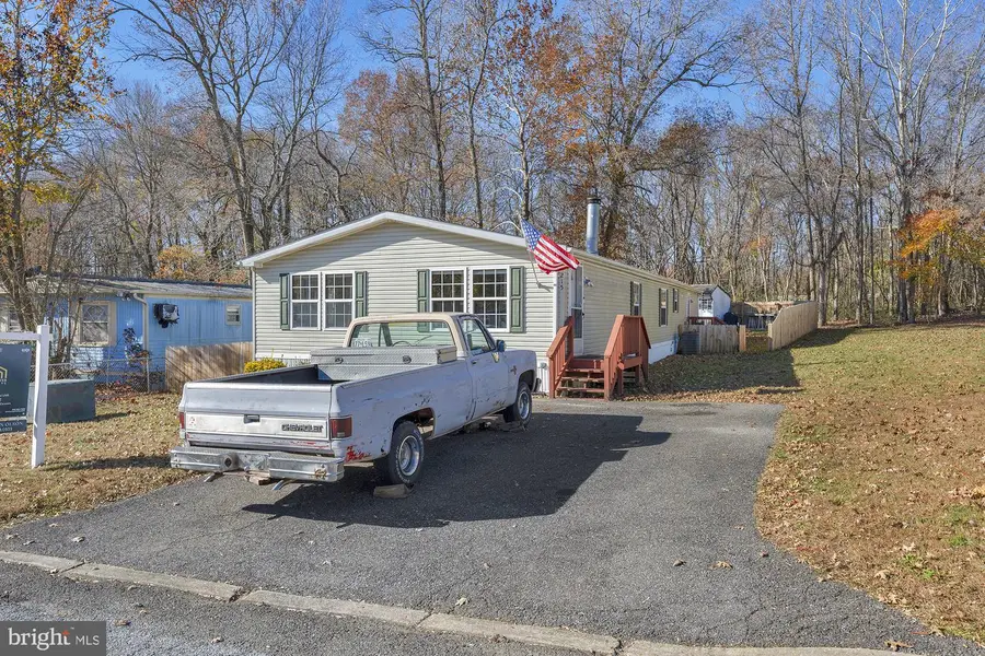 215 Jaguar Dr, Lothian, MD 20711 - Image #3