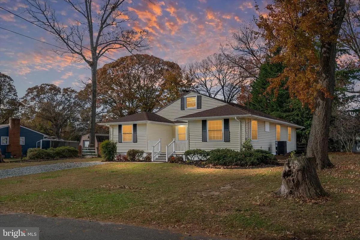 1219 Hillcreek Rd, Pasadena, MD 21122 - Image #1