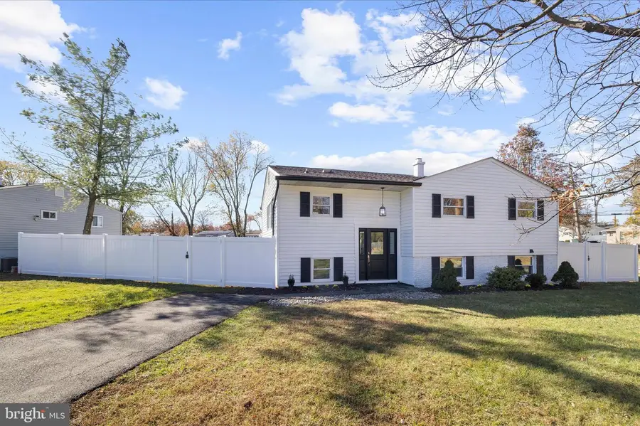 8918 Twin Ridge Dr, Glen Burnie, MD 21061 - Image #3