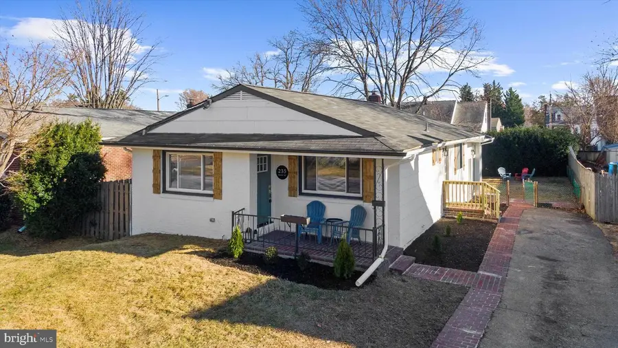 235 Meadow Rd, Pasadena, MD 21122 - Image #2