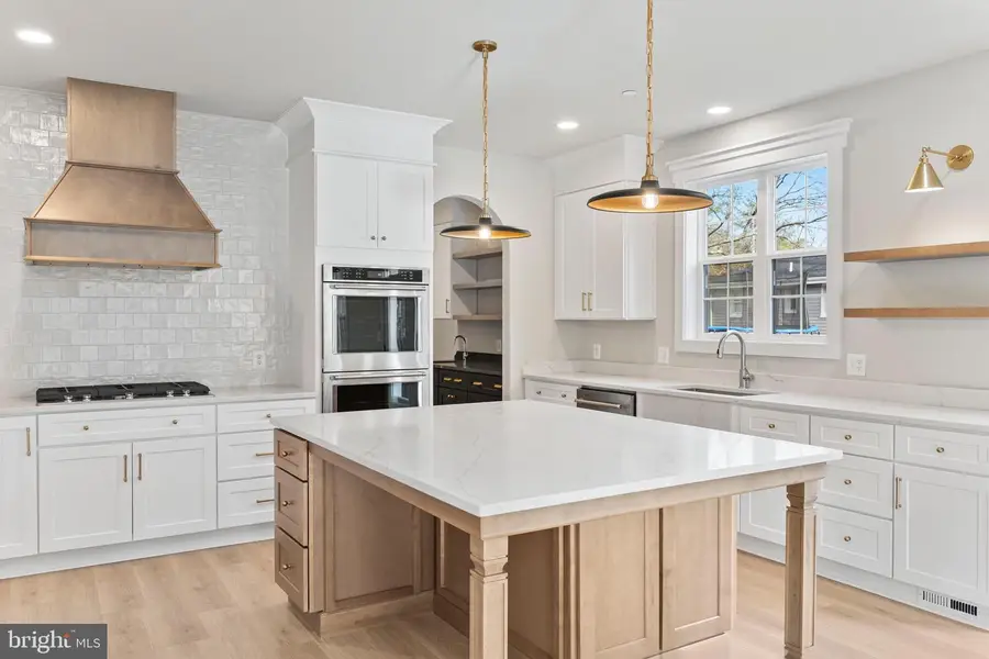 17 Vinter Ln, Pasadena, MD 21122 - Image #2