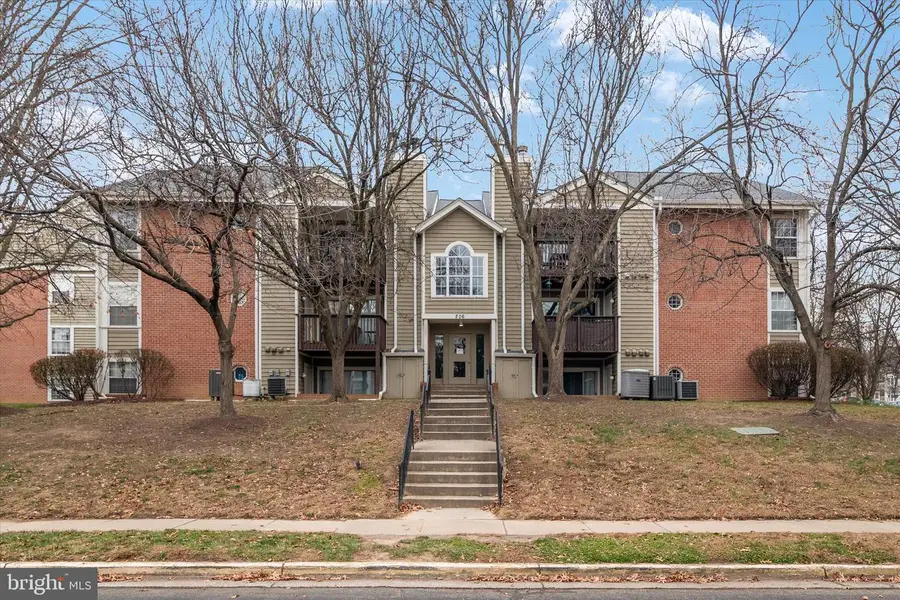 206 Water Fountain Ct #303, Glen Burnie, MD 21060 - Image #2