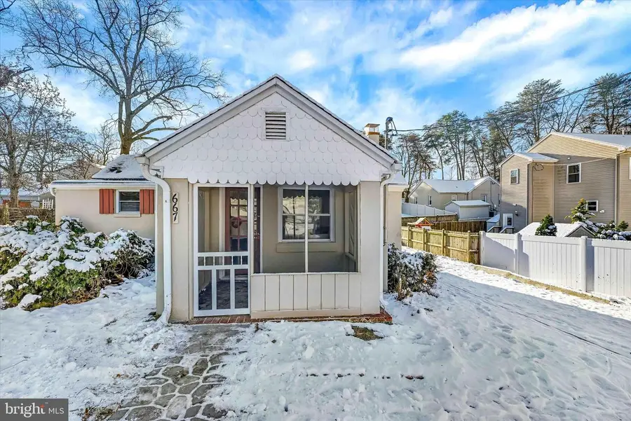 667 213th St, Pasadena, MD 21122 - Image #2