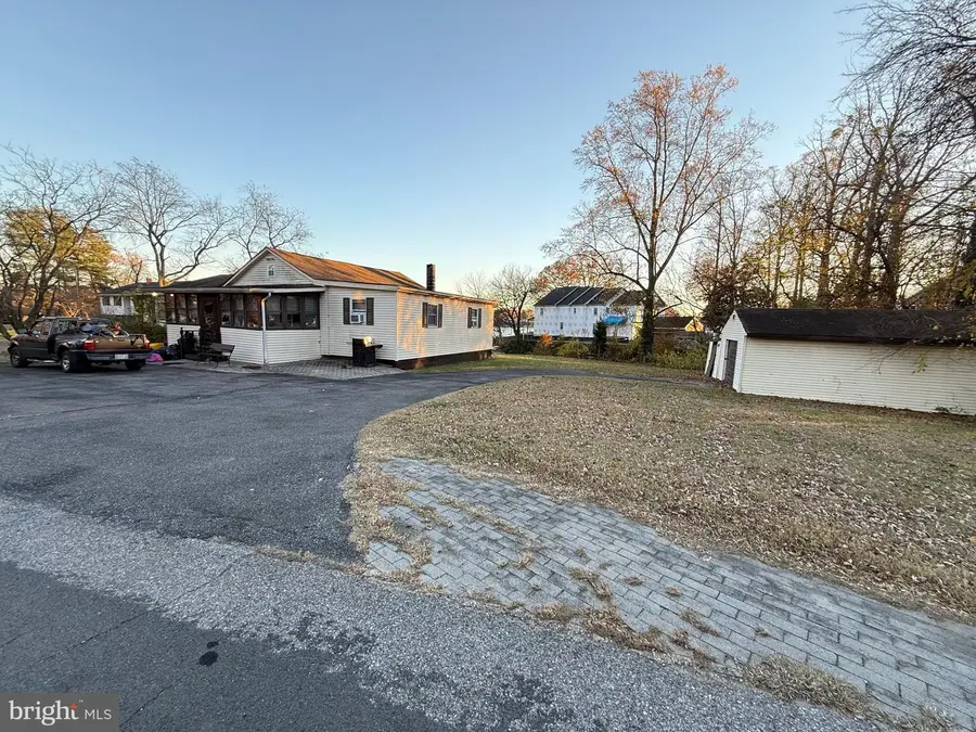 7655 Turnbrook Dr, Glen Burnie, MD 21060 - Image #2