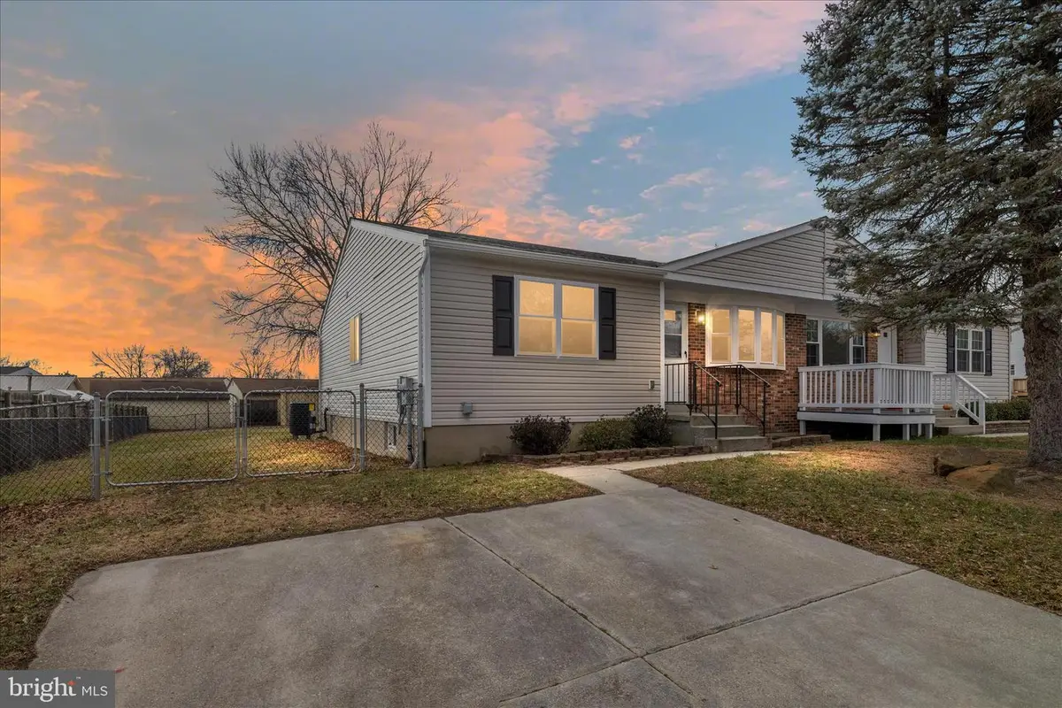 905 220th St, Pasadena, MD 21122 - #1