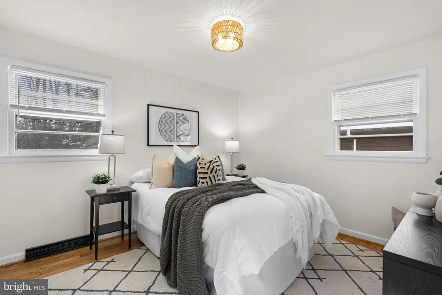 1049 Omar Dr, Crownsville, MD 21032 - Image #2