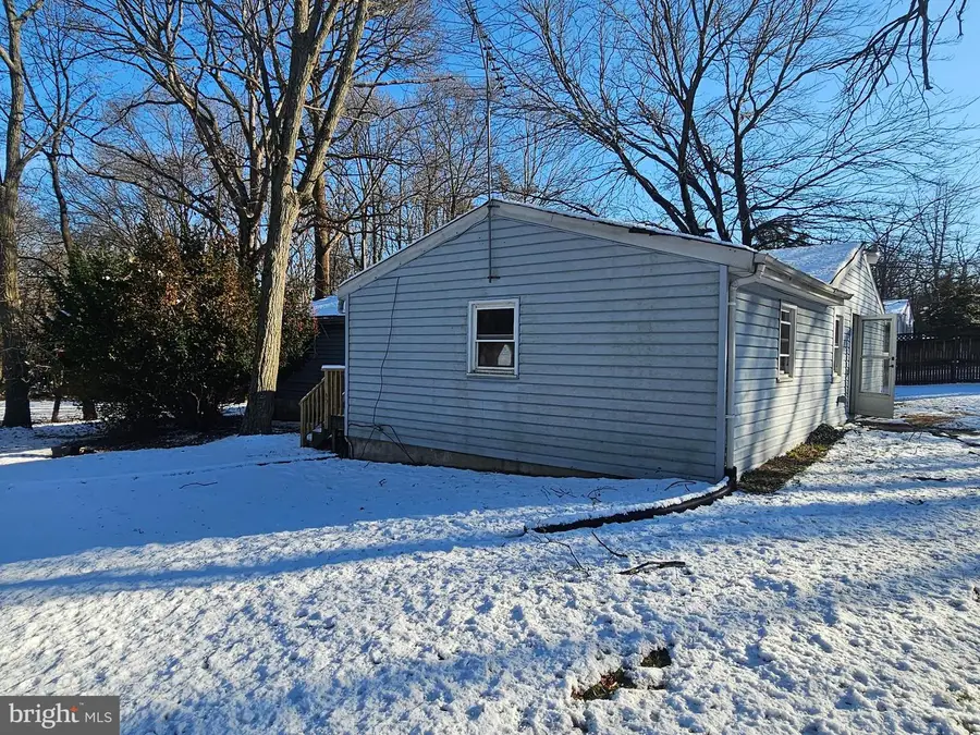 1915 Arundel Rd, Pasadena, MD 21122 - Image #2