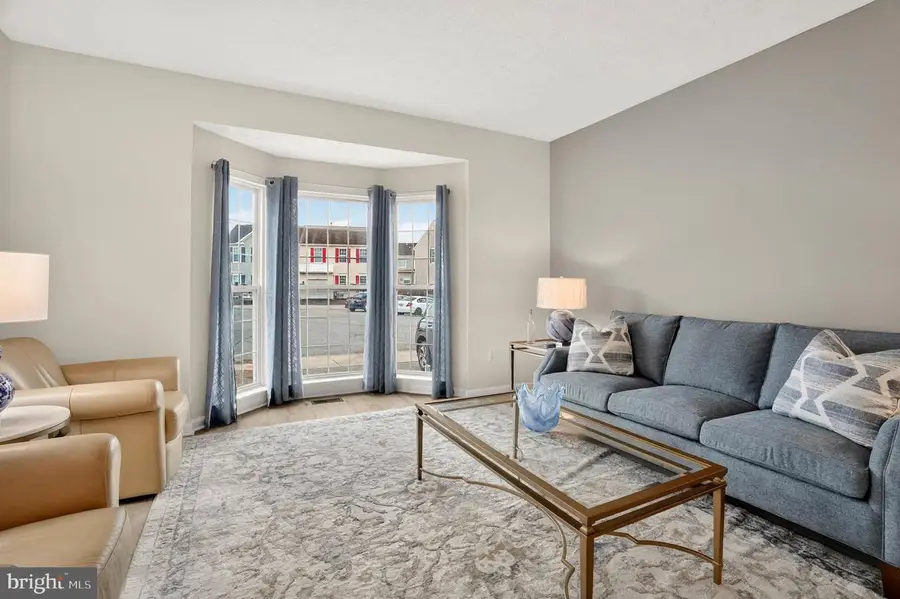 206 Eisenhower Ct, Odenton, MD 21113 - #3