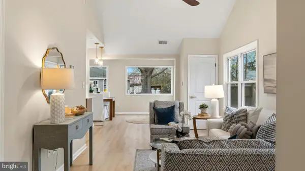 4937 Aspen St, SHADY SIDE, MD 20764