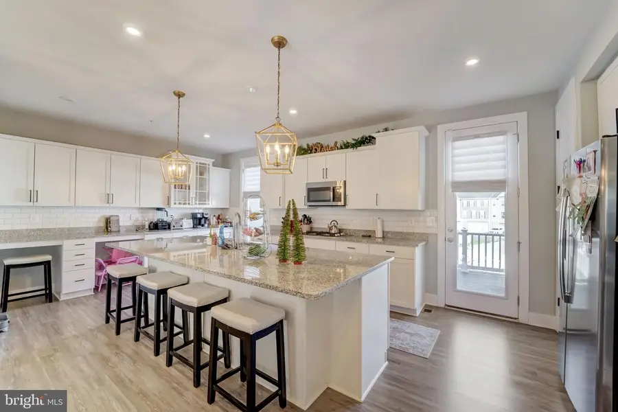 8334 Amber Beacon Cir, Millersville, MD 21108 - Image #3