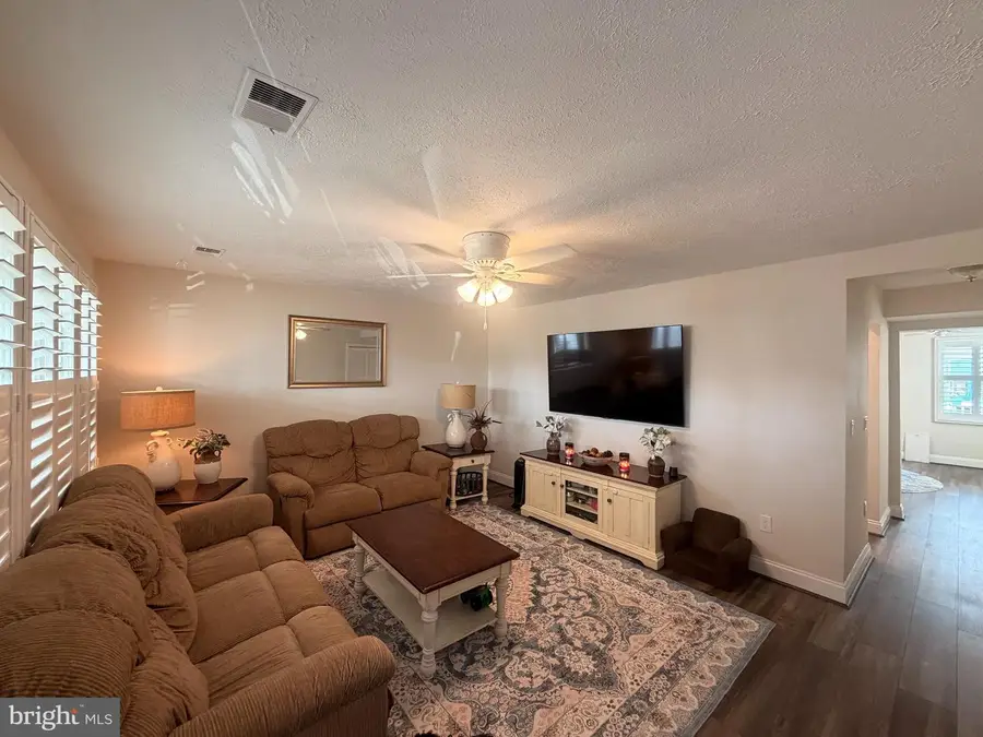 1705 Fairhill Dr, Edgewater, MD 21037 - Image #3