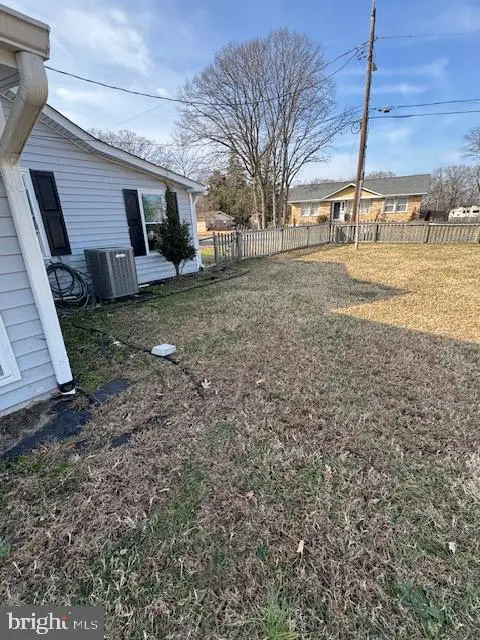 7819 Bertha Rd, Pasadena, MD 21122 - Image #2