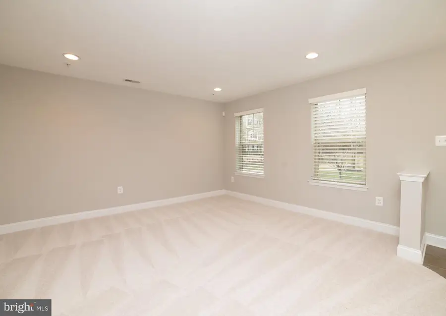 102 Vanguard Ln, Annapolis, MD 21401 - Image #2