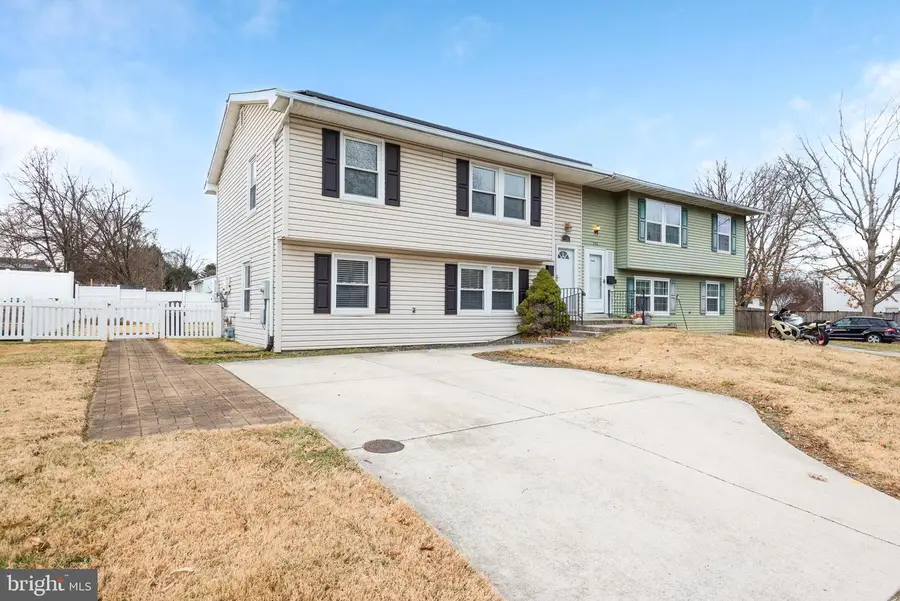 724 Chapelgate Dr, Odenton, MD 21113 - Image #2