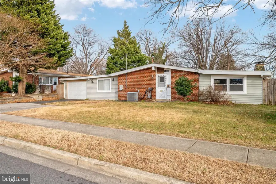 214 Saint James Dr, Glen Burnie, MD 21061 - #2