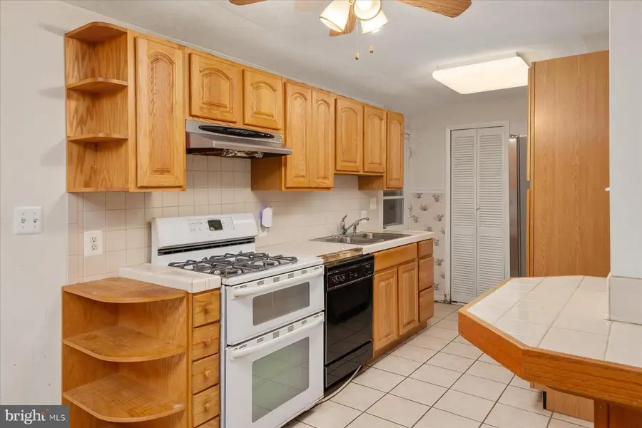 214 Saint James Dr, Glen Burnie, MD 21061 - #3