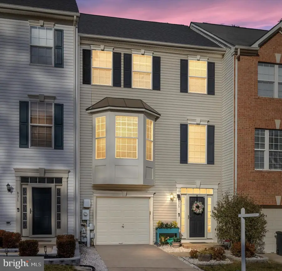 833 Patuxent Run Cir, Odenton, MD 21113 - Image #2
