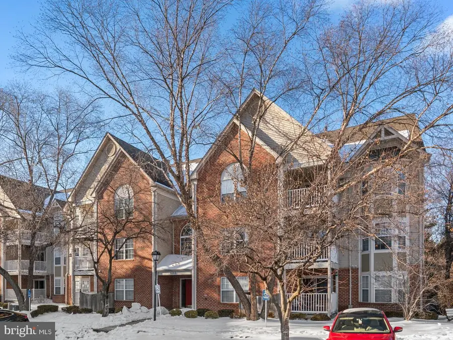 633 Admiral Dr #308, Annapolis, MD 21401 - Image #2