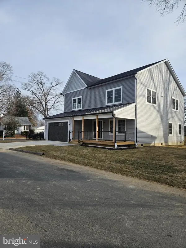 301 Oakwood Rd, EDGEWATER, MD 21037