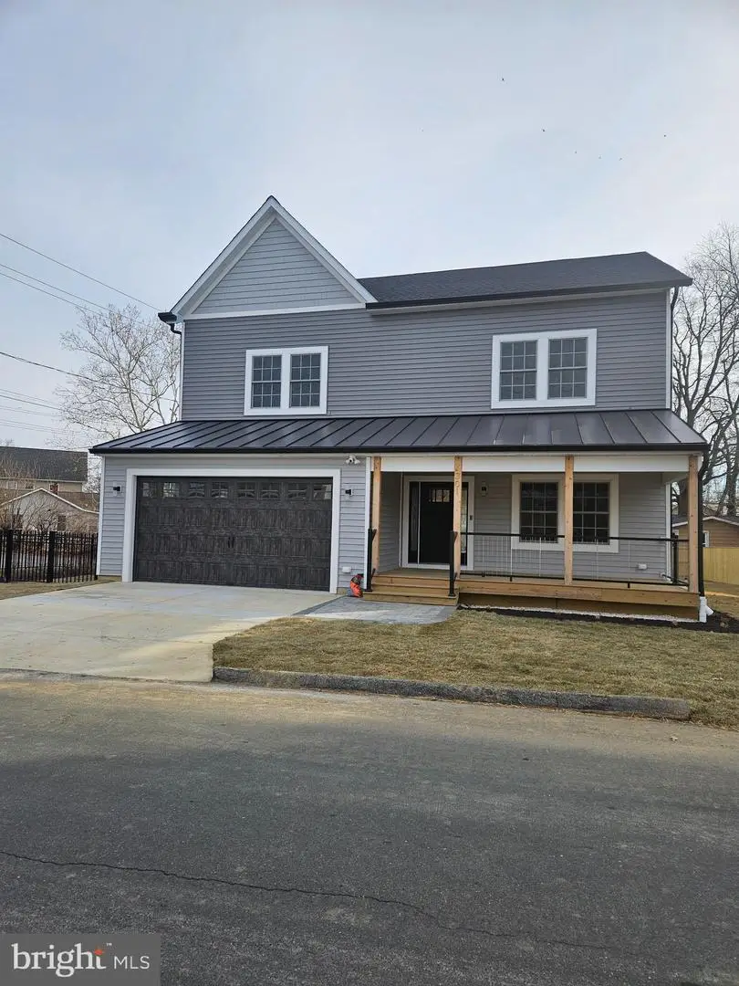 301 Oakwood Rd, Edgewater, MD 21037 - Image #2