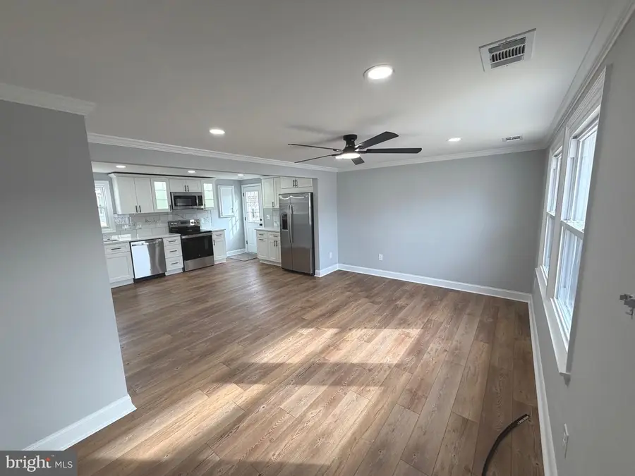 8537 Creek Rd, Pasadena, MD 21122 - Image #3