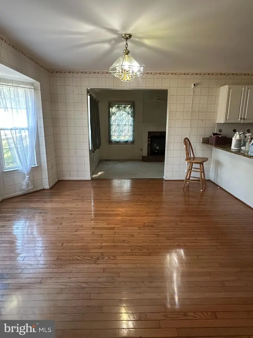 8129 Mountain View Cir, Pasadena, MD 21122 - Image #3