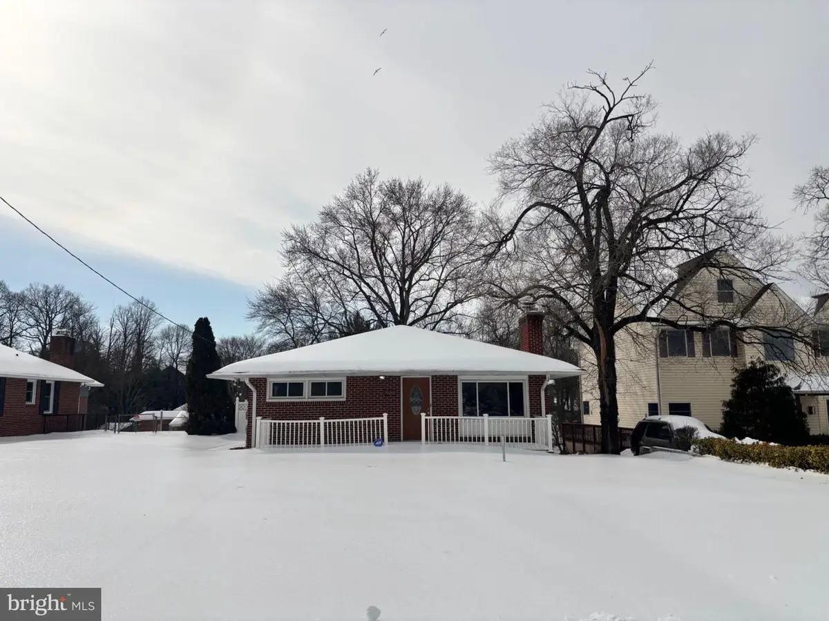 7686 Briar Ln, Pasadena, MD 21122 - Image #1