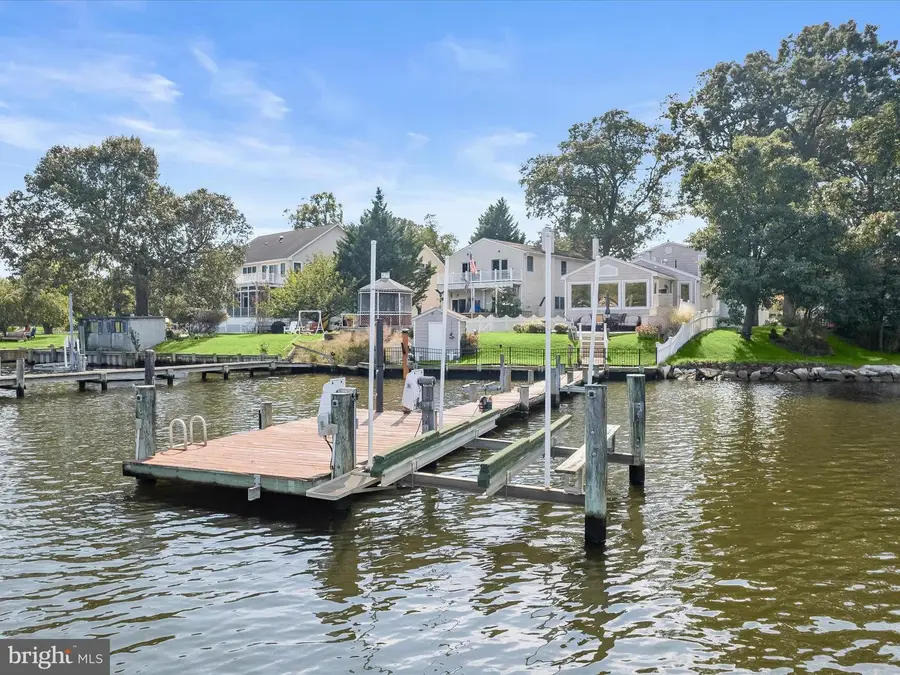 8138 Forest Glen Dr, Pasadena, MD 21122 - #2