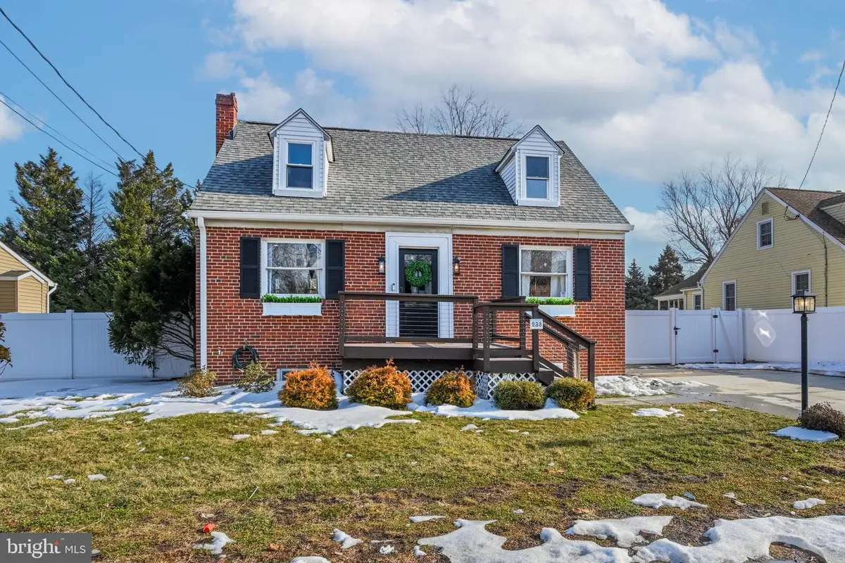233 Kenwood Rd, Pasadena, MD 21122 - #1