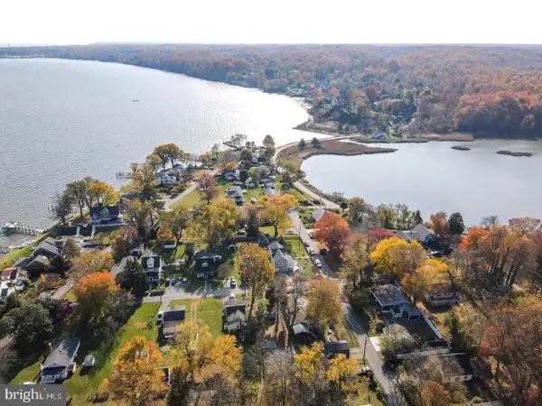 525 James Ave, TRACYS LANDING, MD 20779