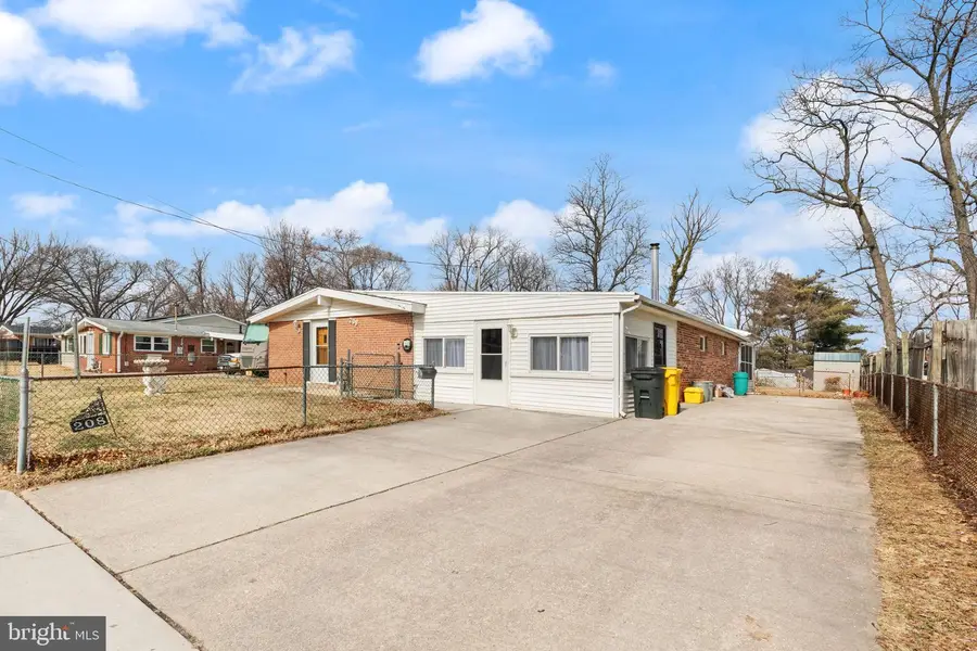 208 Gloucester Dr, Glen Burnie, MD 21061 - #2