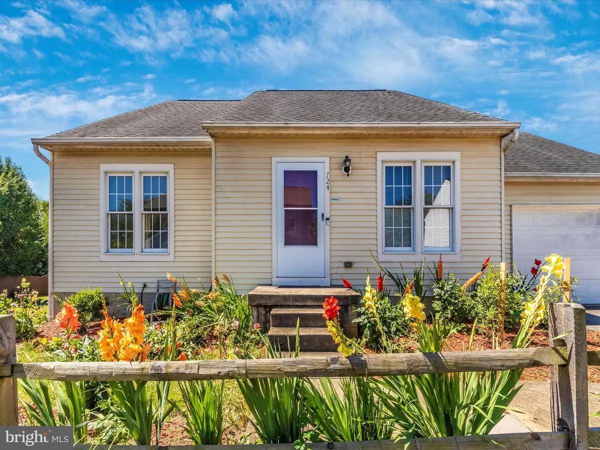 724 Sunnyfield Ln, Baltimore, MD 21225 - #1