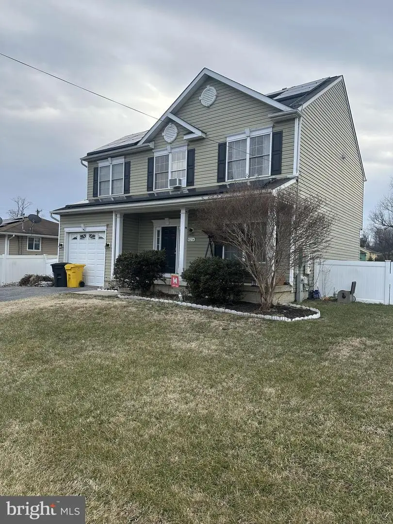6214 Flamingo Dr, Glen Burnie, MD 21060 - #1
