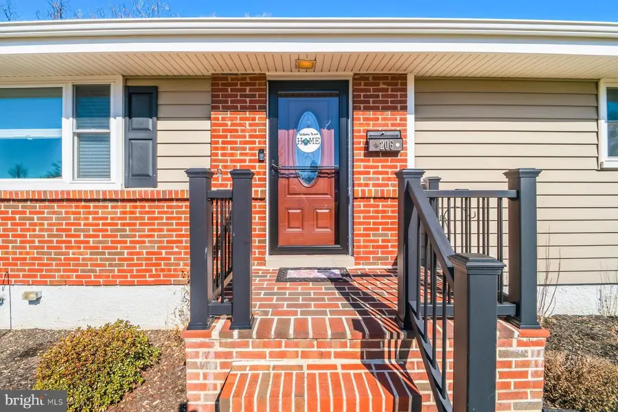 206 Cheddington Rd, Linthicum Heights, MD 21090 - #2