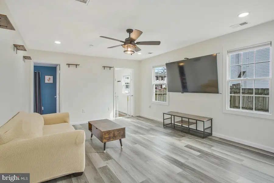 411 Highland Dr, Edgewater, MD 21037 - #3