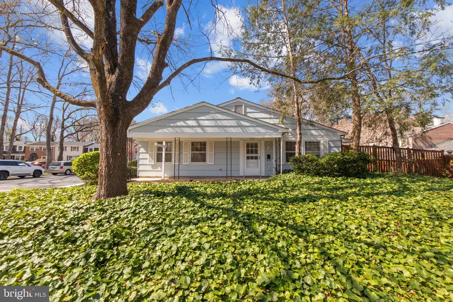 1746 Waldorf Ct, Crofton, MD 21114 - #2